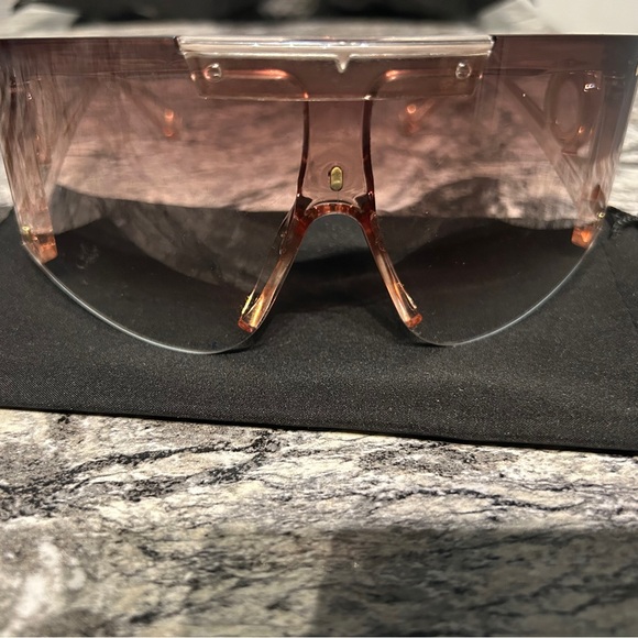 Stylish Oversized Sunglasses with black pouch